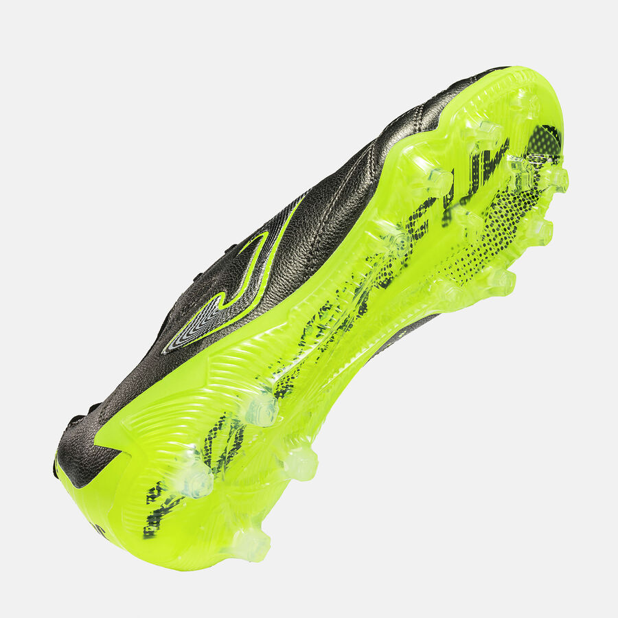 JOMA Focicipők Powerfull 26 kemény talajra FG sötét szürke színben neon zöld sarokrésszel és talprésszel alulról